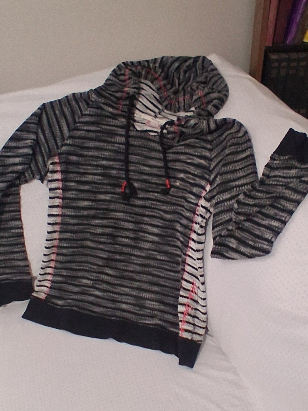 BKE Striped Pullover Hoodie in Black & Gray Size Large